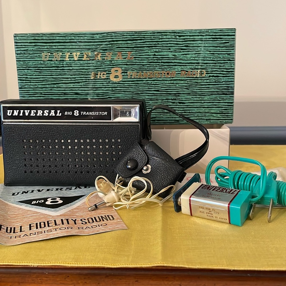 Universal Big 8 Transistor Radio , 60’s